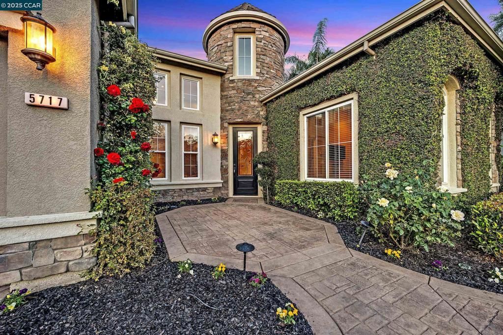 5717 Saint Andrews Dr, Stockton, CA 95219 Main Photo