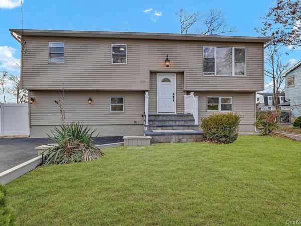 116 Phyllis Drive, Patchogue, NY 11772