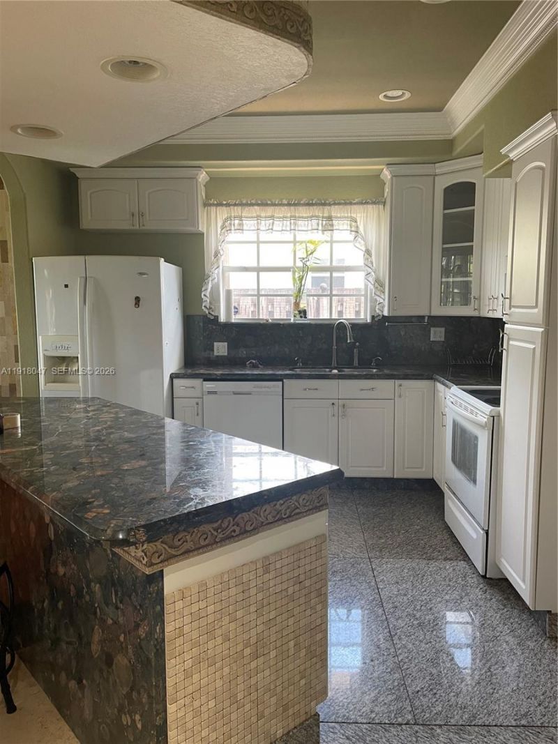 232 SW 7th Ave, Hallandale Beach, FL 33009 Photo