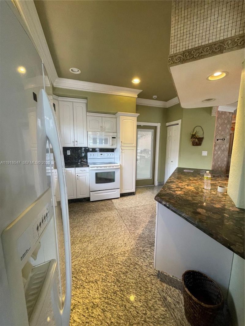 232 SW 7th Ave, Hallandale Beach, FL 33009 Photo