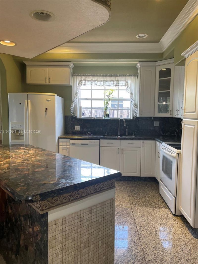 232 SW 7th Ave, Hallandale Beach, FL 33009 Photo