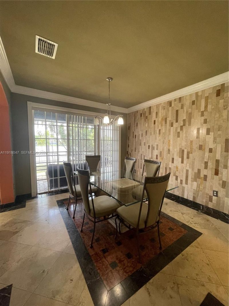 232 SW 7th Ave, Hallandale Beach, FL 33009 Photo