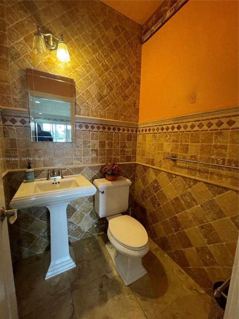 232 SW 7th Ave, Hallandale Beach, FL 33009 Photo