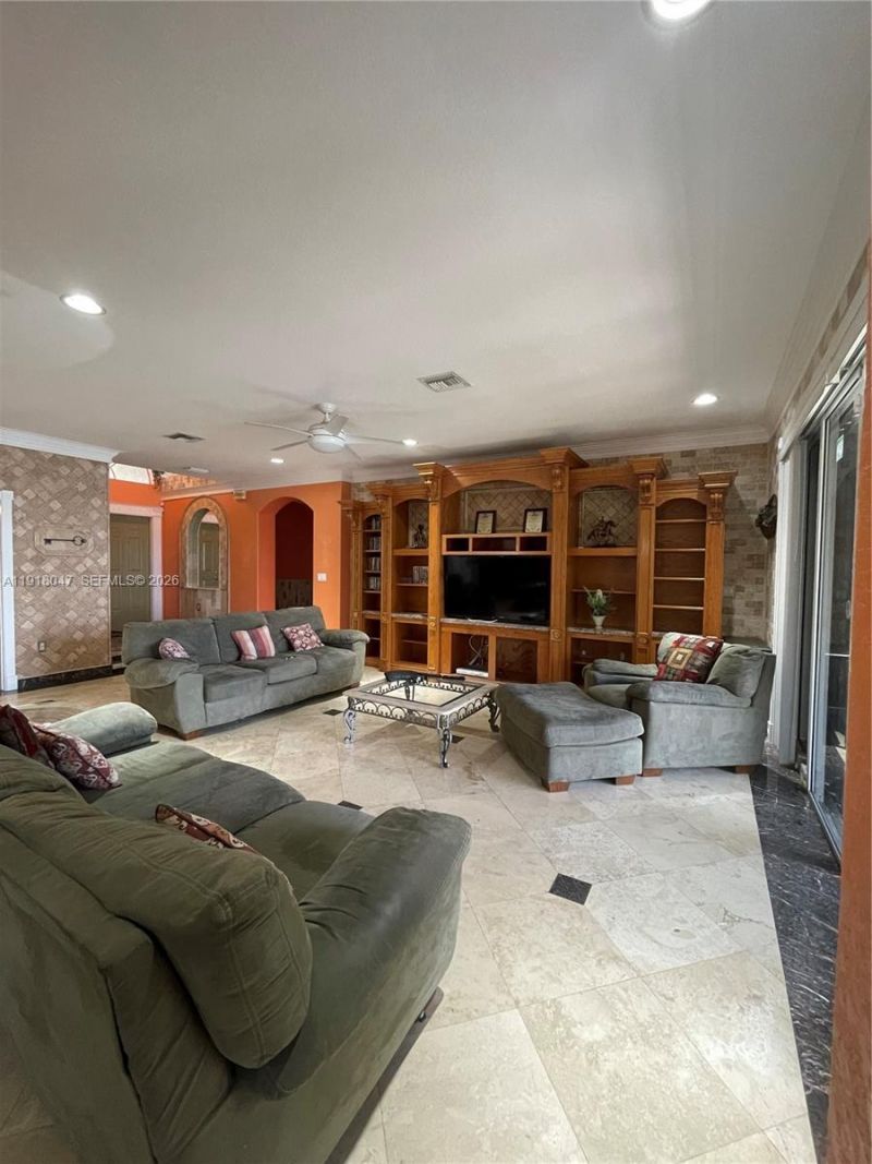 232 SW 7th Ave, Hallandale Beach, FL 33009 Photo