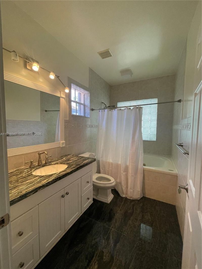 232 SW 7th Ave, Hallandale Beach, FL 33009 Photo