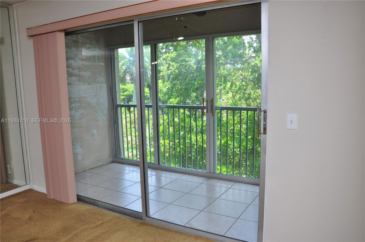 13000 SW 15th Ct, Unit 411U, Pembroke Pines, FL 33027 Photo
