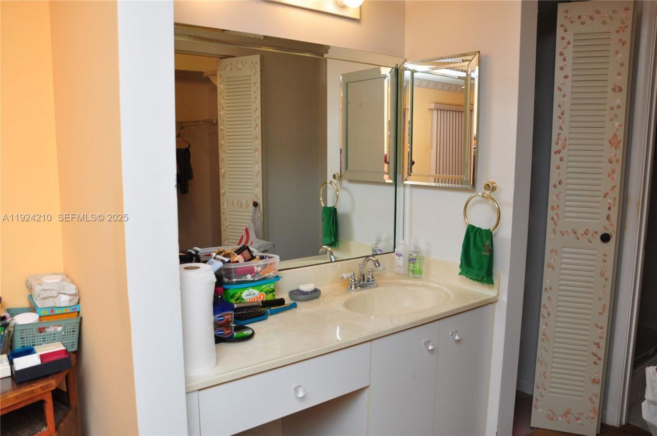 13000 SW 15th Ct, Unit 411U, Pembroke Pines, FL 33027 Photo