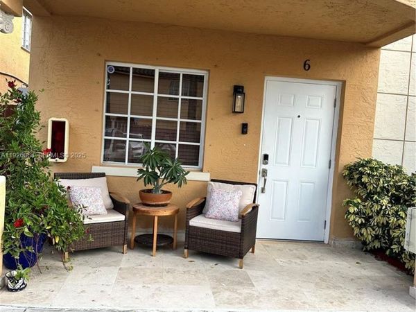 3539 W 76th St, Unit 6, Hialeah, FL 33018