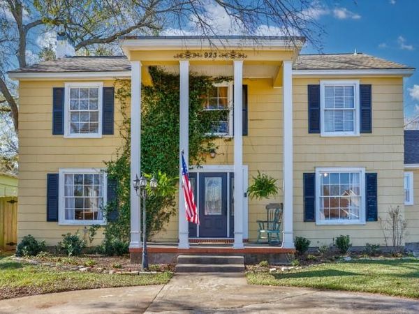 923 S Lindsay Street, Gainesville, TX 76240