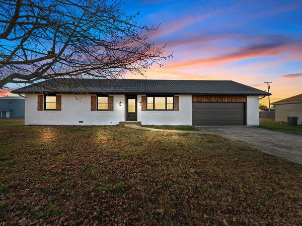 714 E Buffalo Street, Bolivar, MO 65613