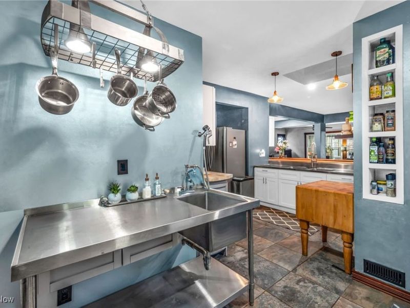 2058 W 98th Street, Cleveland, OH 44102 Photo 9