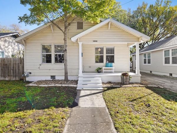 1223, 1223 1/2 & 1225 S Austin Ave S, Georgetown, TX 78626