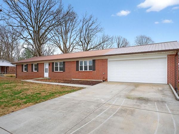 131 Jennifer St, Livingston, TN 38570
