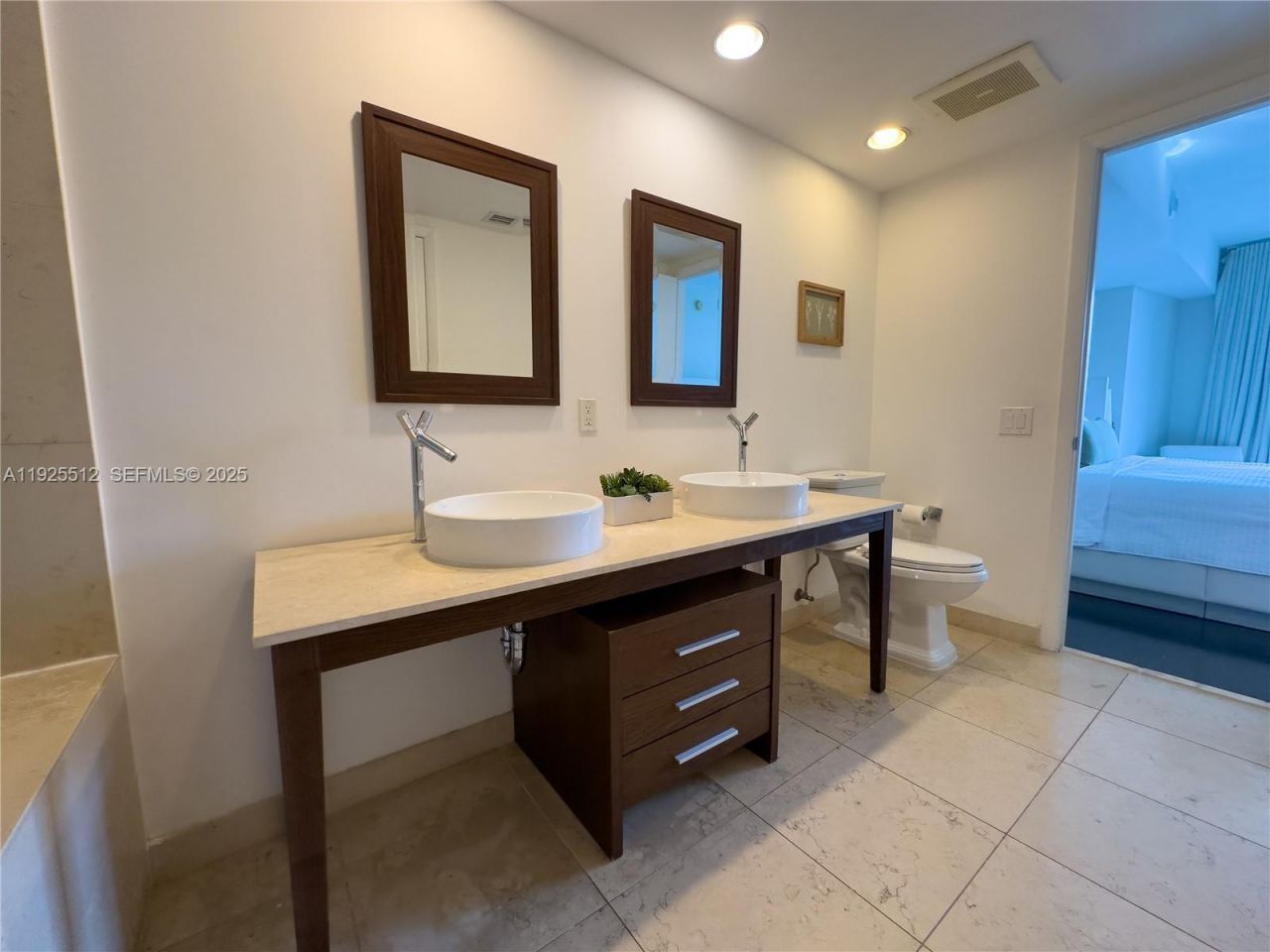485 Brickell Ave, Unit 3307, Miami, FL 33131 Photo
