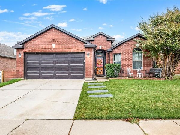 8613 King Ranch Drive, Cross Roads, TX 76227