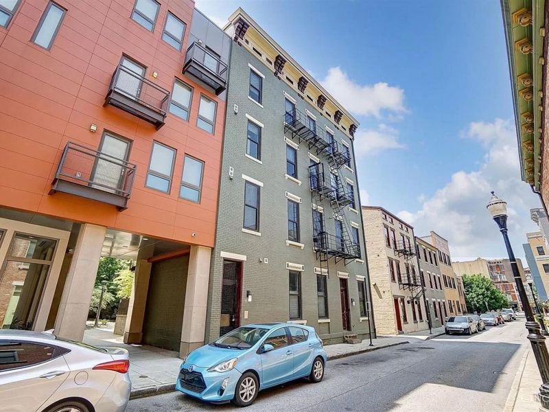 27 Mercer St, Cincinnati, OH 45202 Photo 2