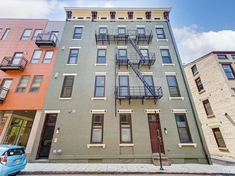 27 Mercer St, Cincinnati, OH 45202 Photo 3