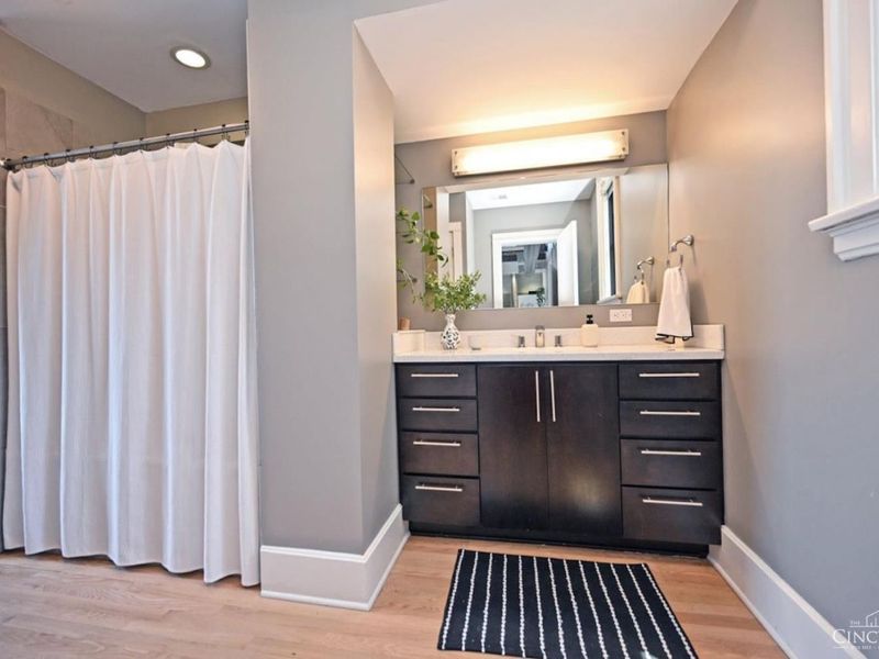 27 Mercer St, Cincinnati, OH 45202 Photo 39
