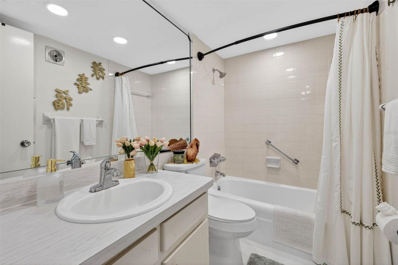 7770 Dr Martin Luther King Jr Street N, Unit 206, Saint Petersburg, FL 33702 Photo