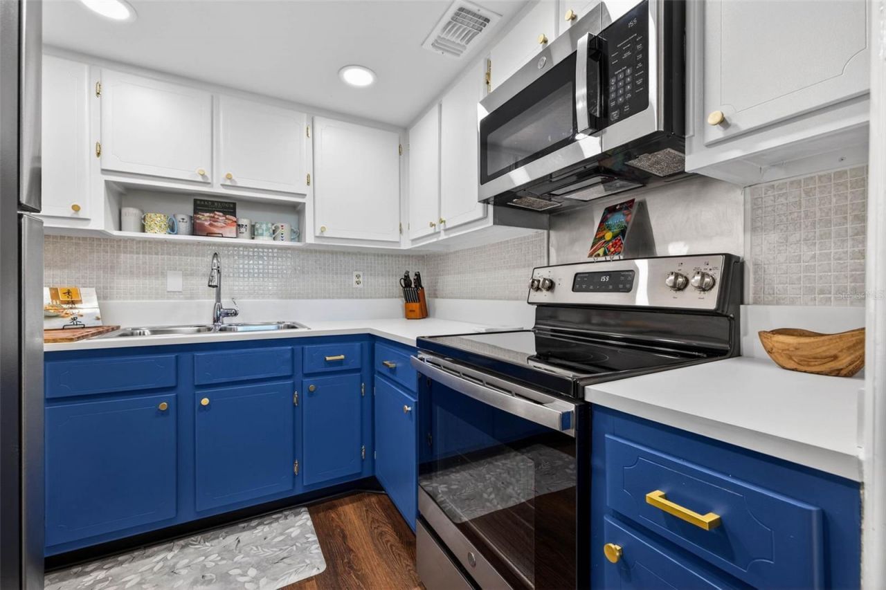 7770 Dr Martin Luther King Jr Street N, Unit 206, Saint Petersburg, FL 33702 Photo