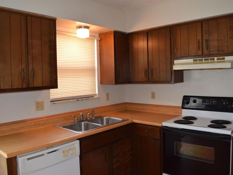 4866 Woodthrush Way, Columbus, OH 43229 Photo 7