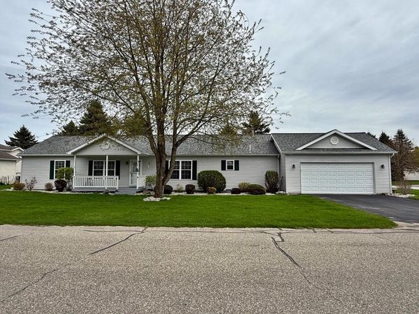 7750 Sunset Shores Drive, Canadian Lakes, MI 49346