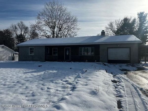 15 Amherst Road, Red Hook, NY 12571