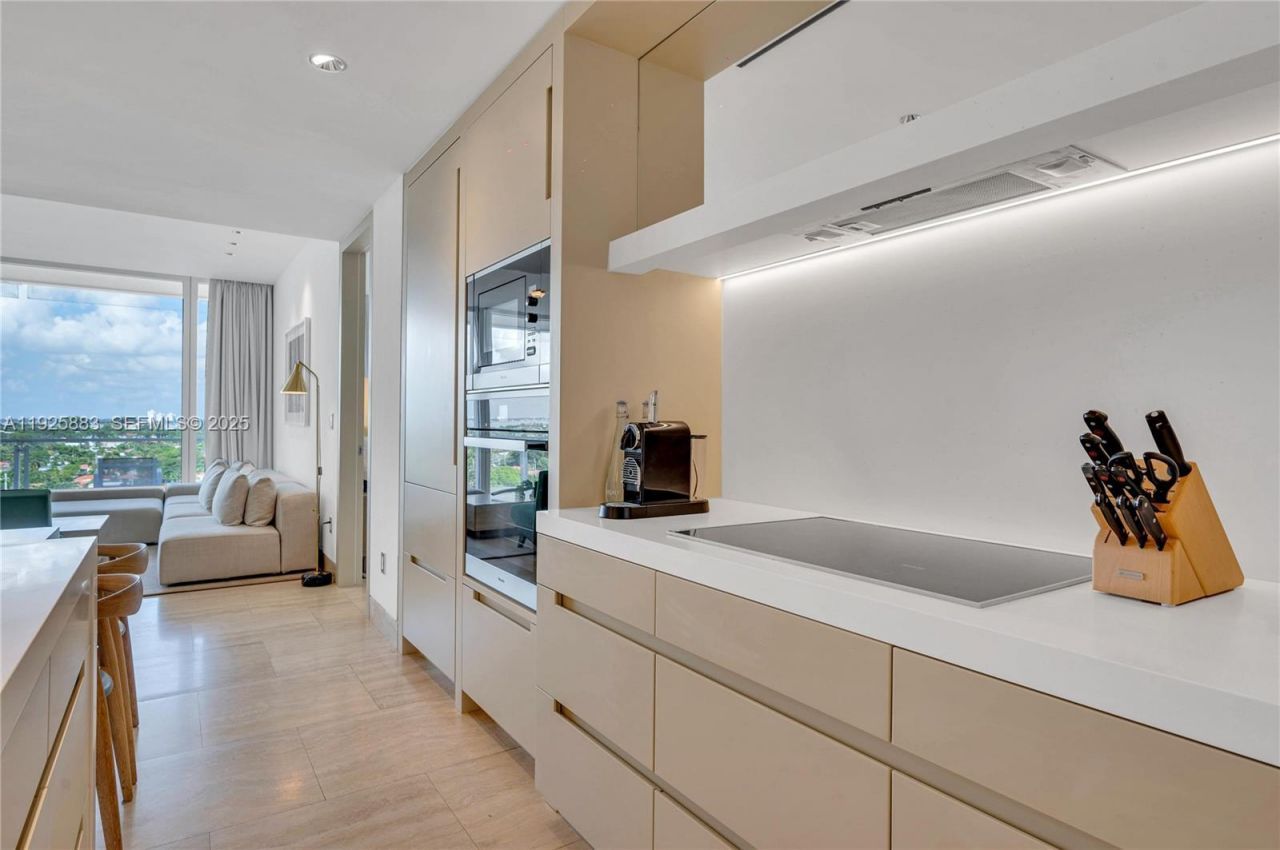 9111 Collins Ave, Unit N-914, Surfside, FL 33154 Photo