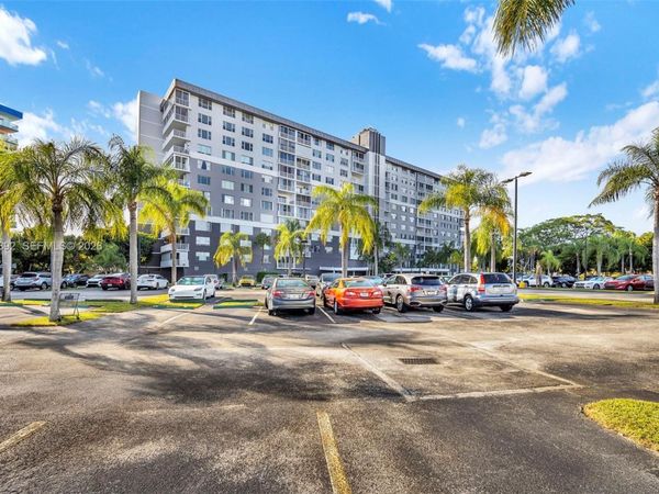 3850 Washington St, Unit 409, Hollywood, FL 33021