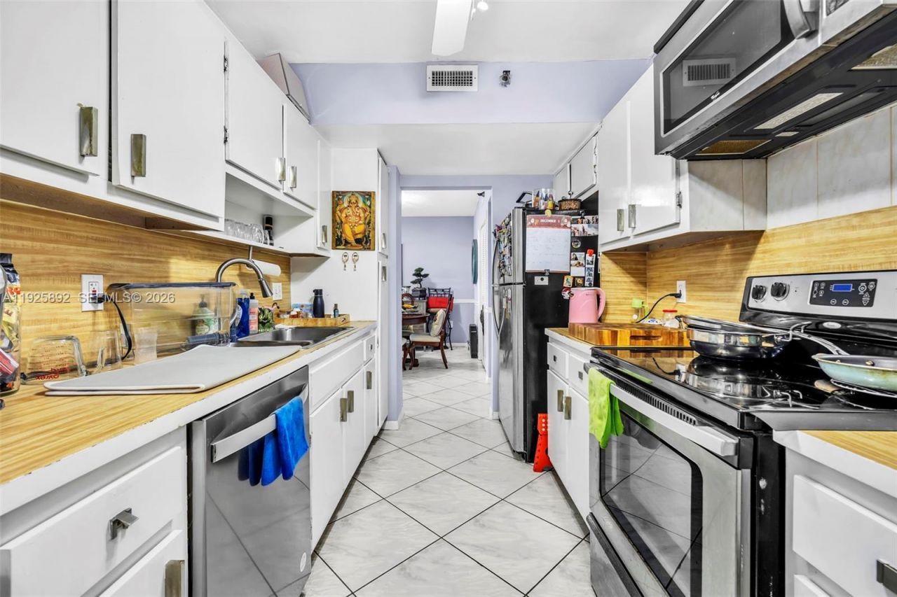 3850 Washington St, Unit 409, Hollywood, FL 33021 Photo