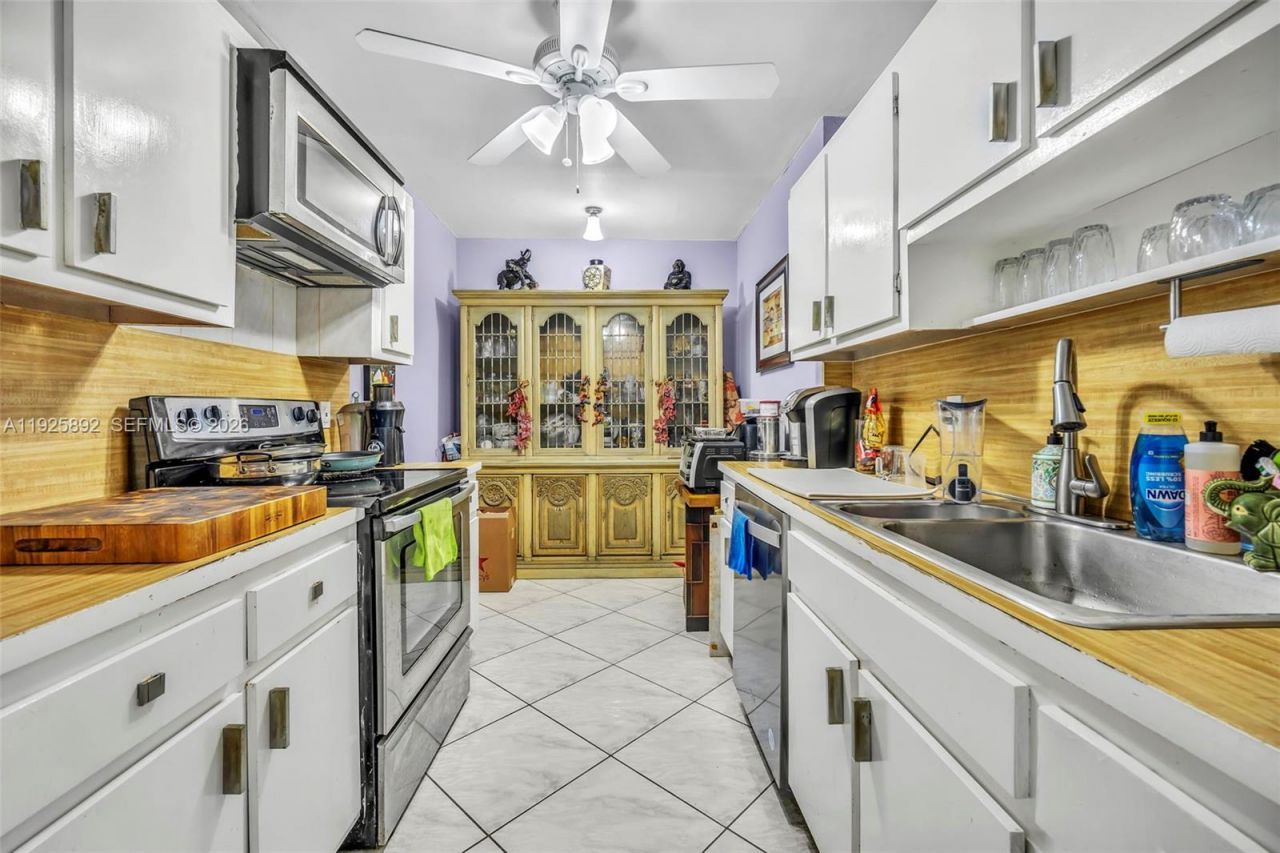 3850 Washington St, Unit 409, Hollywood, FL 33021 Photo