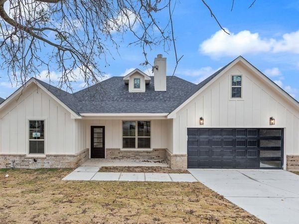 518 Berke Street, Newark, TX 76071