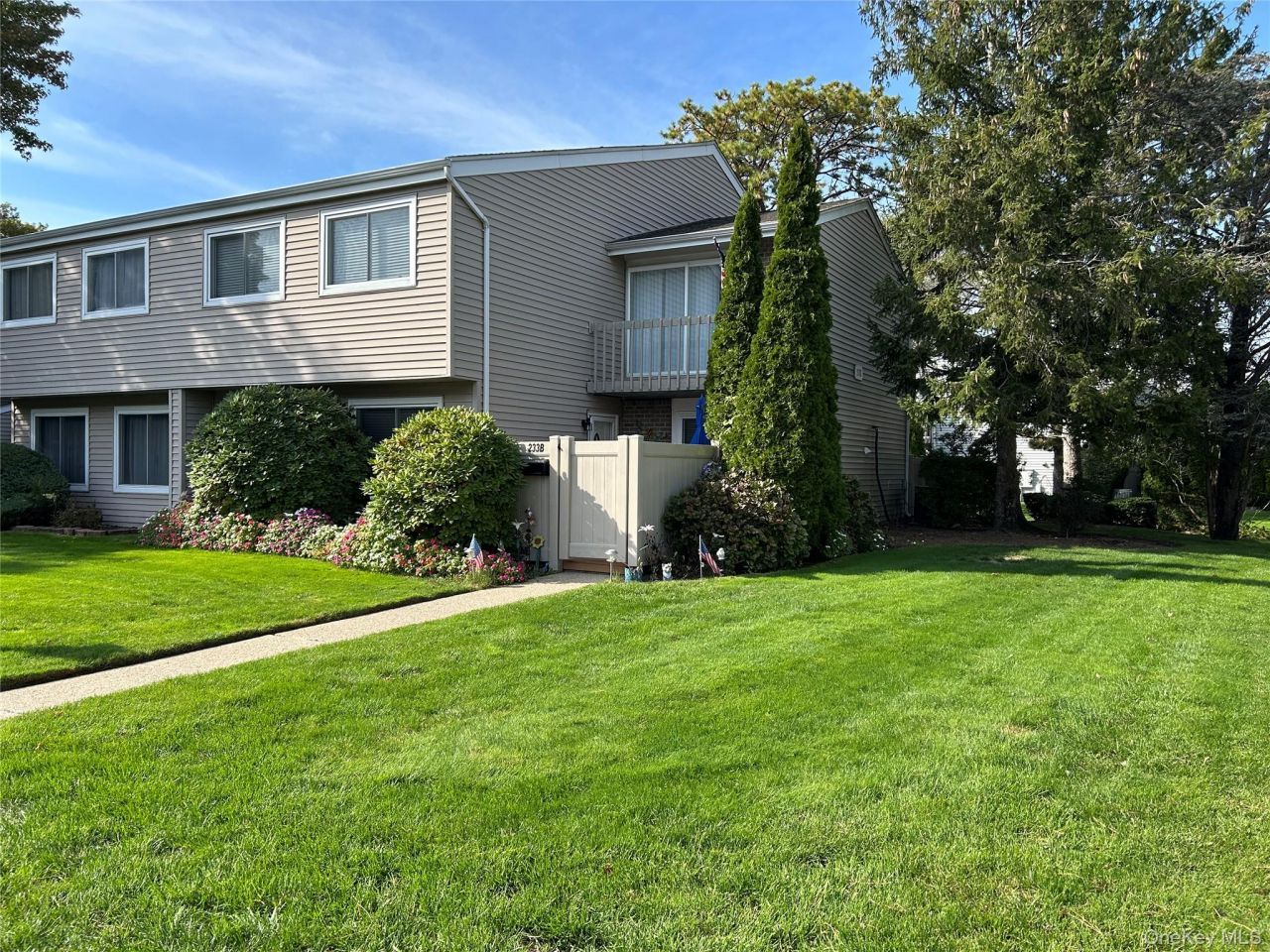 233b Springmeadow Drive, Unit B, Holbrook, NY 11741 Main Photo