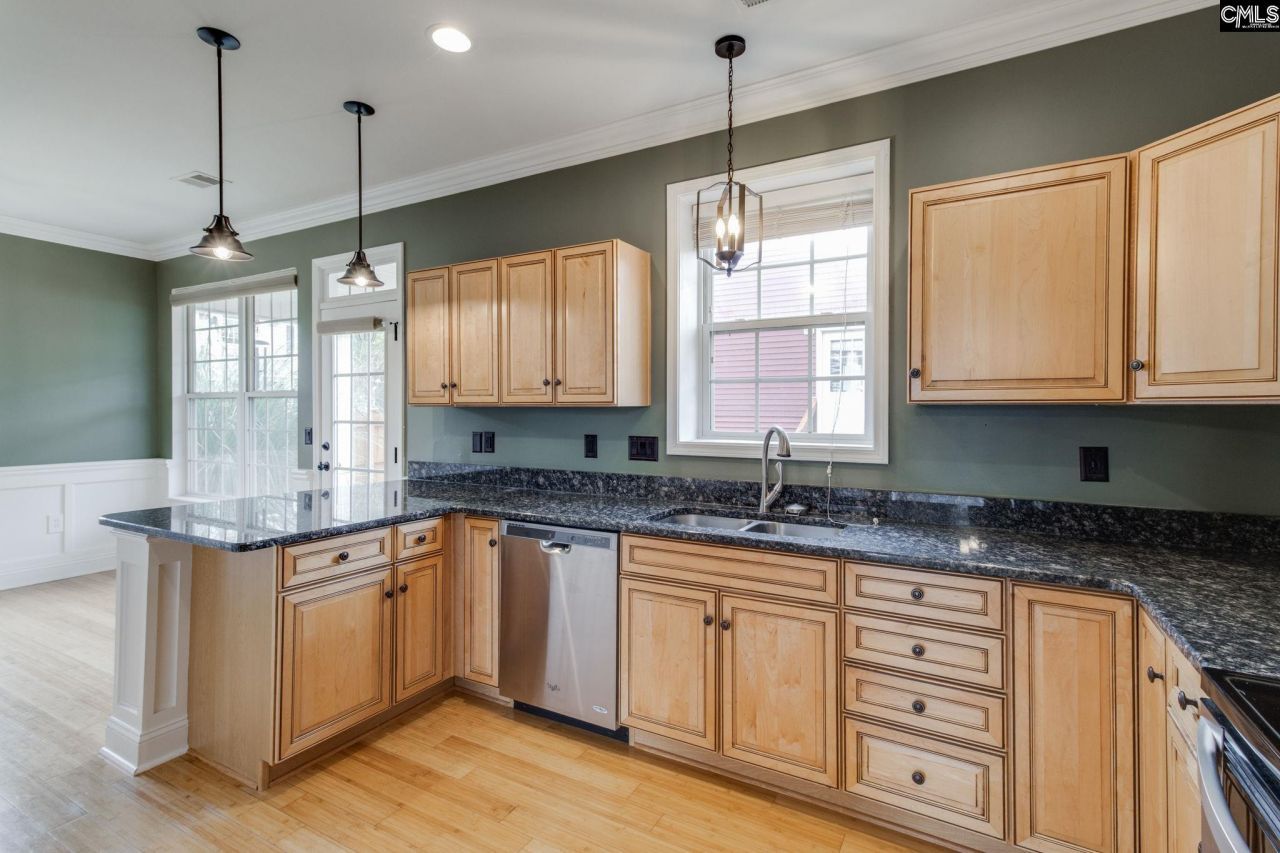 626 Harbour Pointe Drive Photo 11