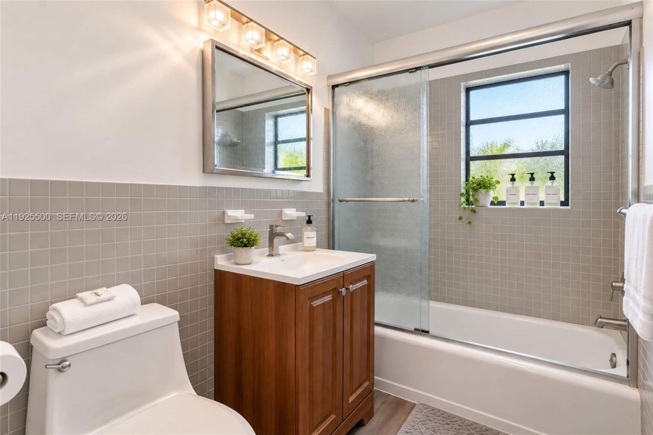 909 NE 7th St, Pompano Beach, FL 33060 Photo