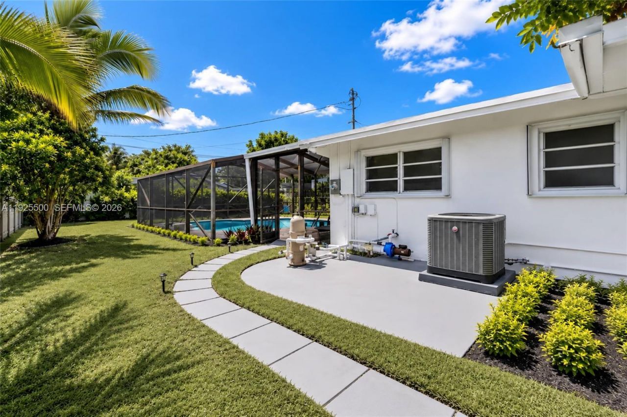909 NE 7th St, Pompano Beach, FL 33060 Photo