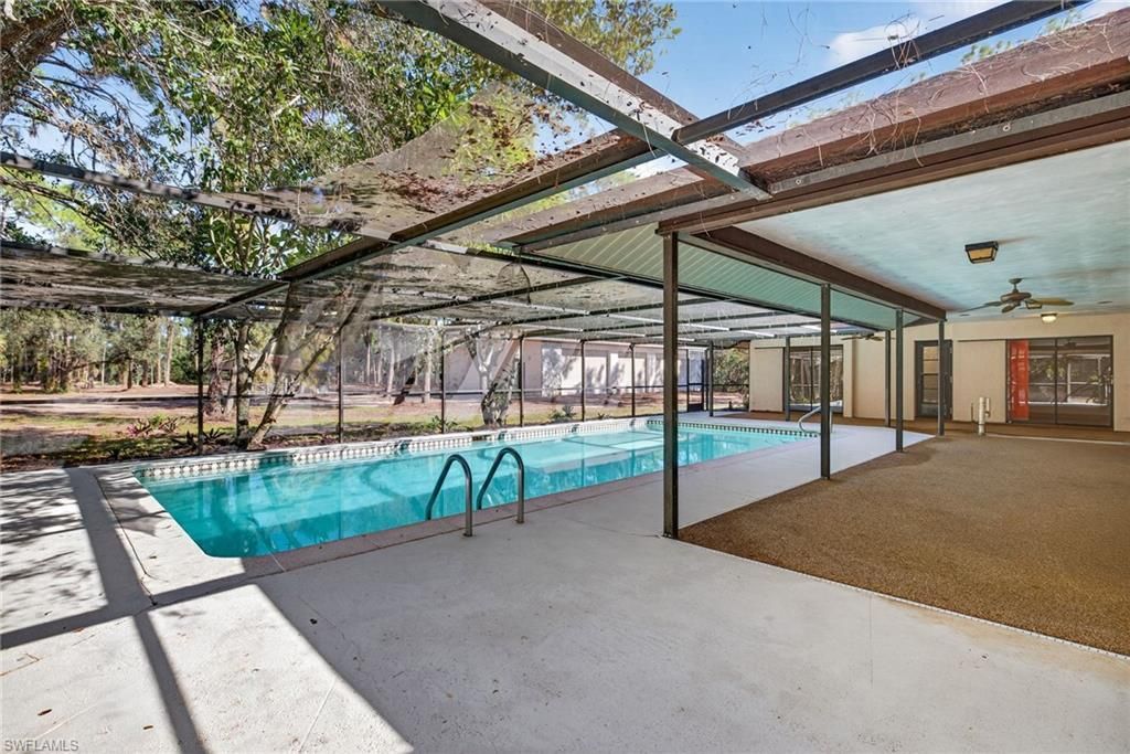 6811 Sandalwood Ln, Naples, FL 34109 Photo