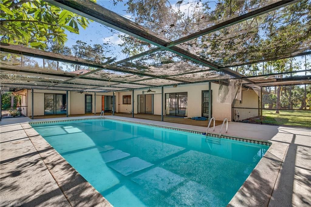 6811 Sandalwood Ln, Naples, FL 34109 Photo