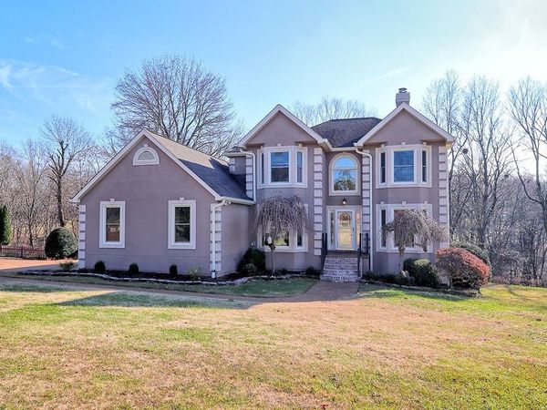 1008 Claremont Dr, Columbia, TN 38401