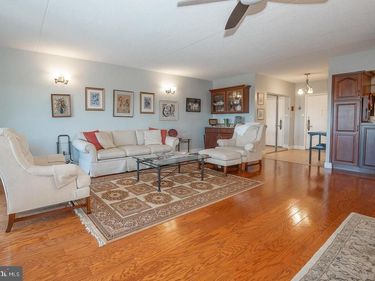 20925 VALLEY FORGE CIRCLE, Unit 925, KING OF PRUSSIA, PA 19406