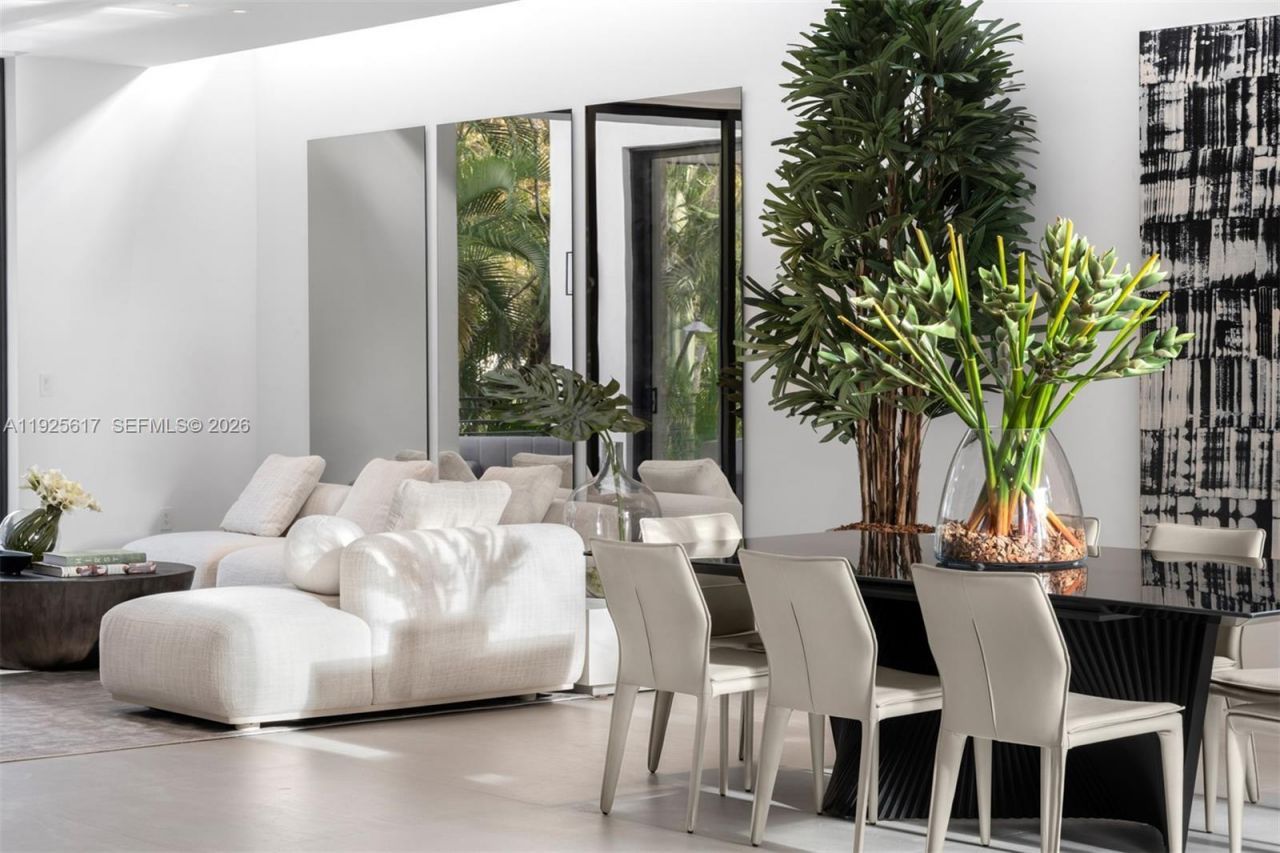 3551 Crystal Ct, Miami, FL 33133 Photo