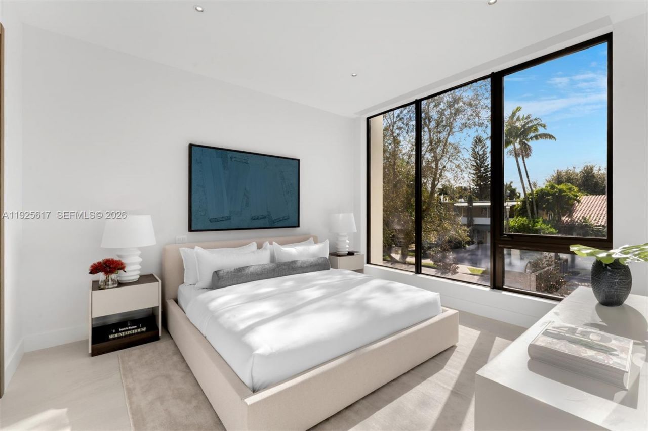 3551 Crystal Ct, Miami, FL 33133 Photo