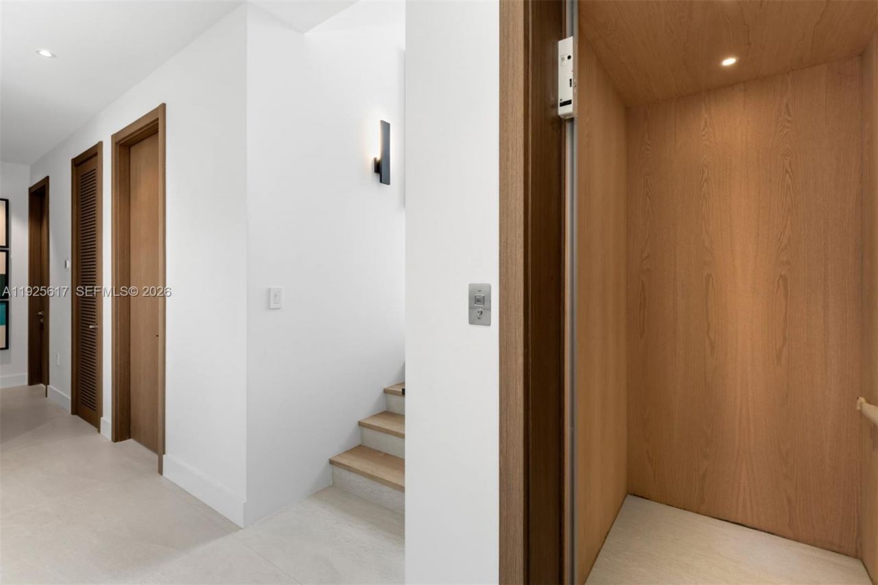 3551 Crystal Ct, Miami, FL 33133 Photo