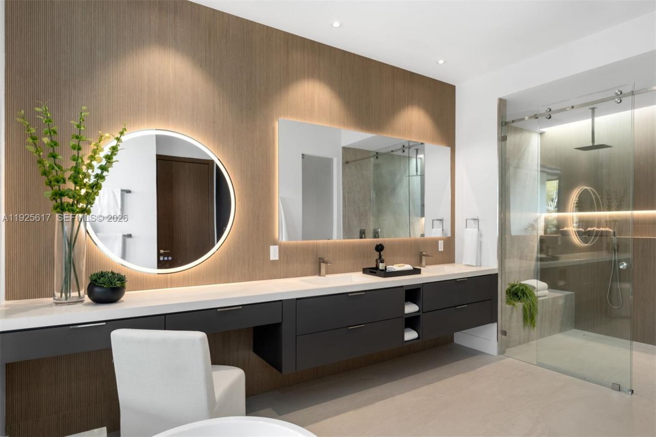 3551 Crystal Ct, Miami, FL 33133 Photo