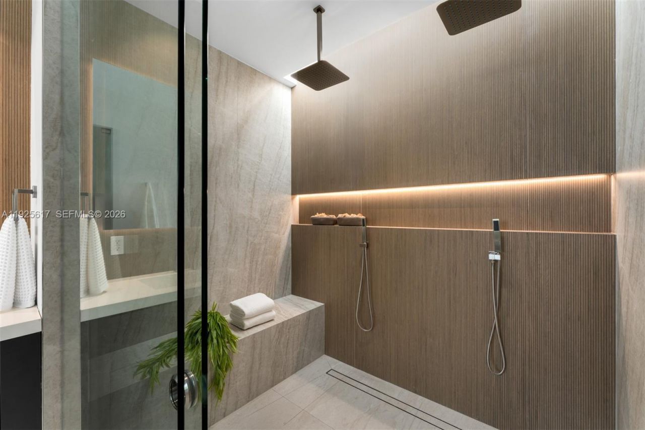 3551 Crystal Ct, Miami, FL 33133 Photo