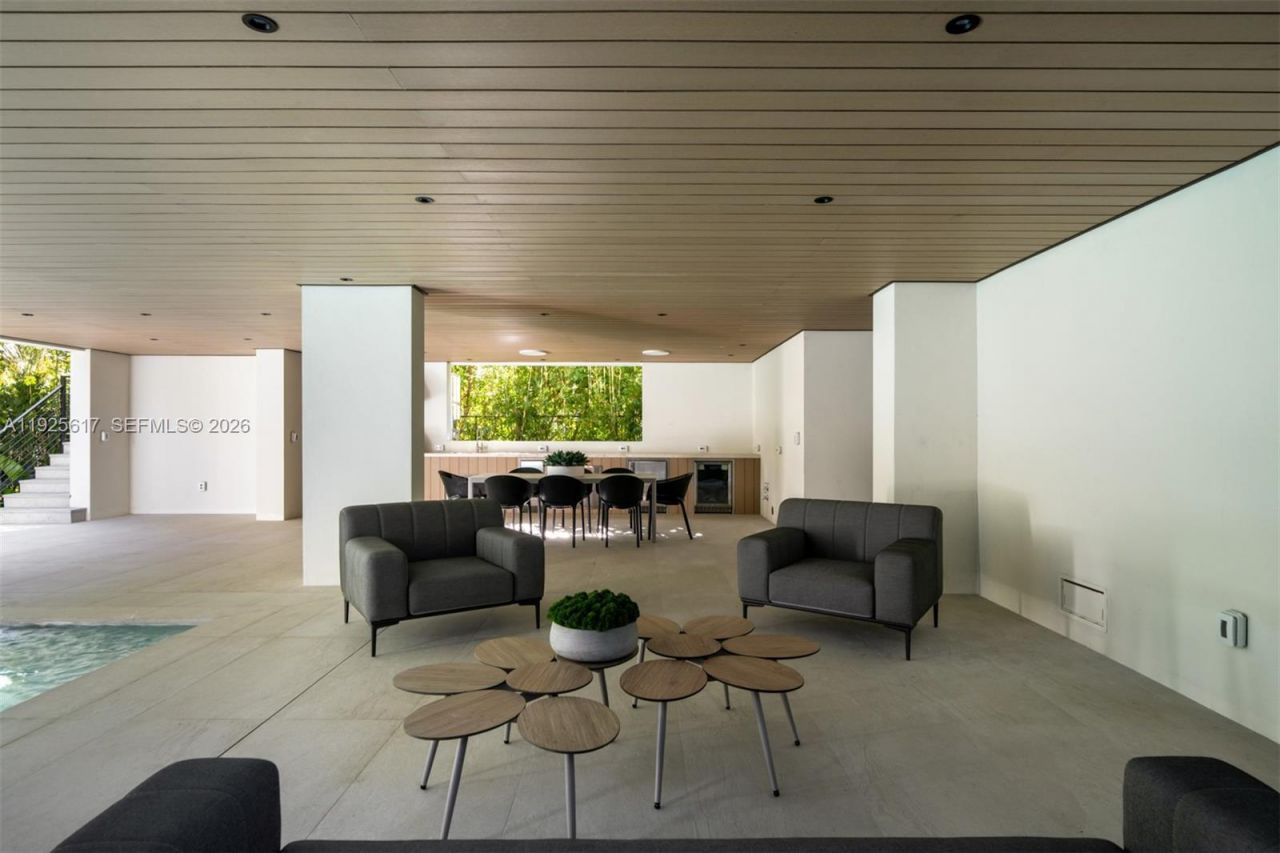 3551 Crystal Ct, Miami, FL 33133 Photo