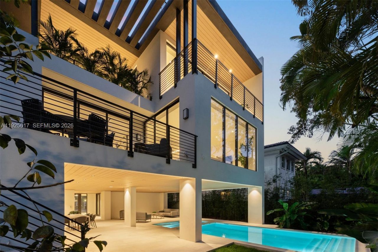 3551 Crystal Ct, Miami, FL 33133 Photo