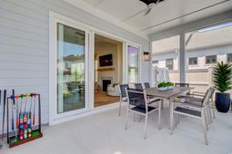 1240 Newell Dr photo 4