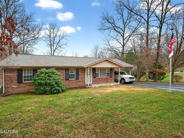 30 Oak St, Crossville, TN 38555