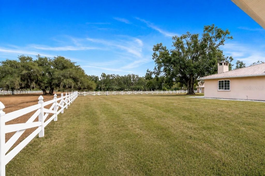 1160 Wagon Wheel Drive, Sarasota, FL 34240 Photo